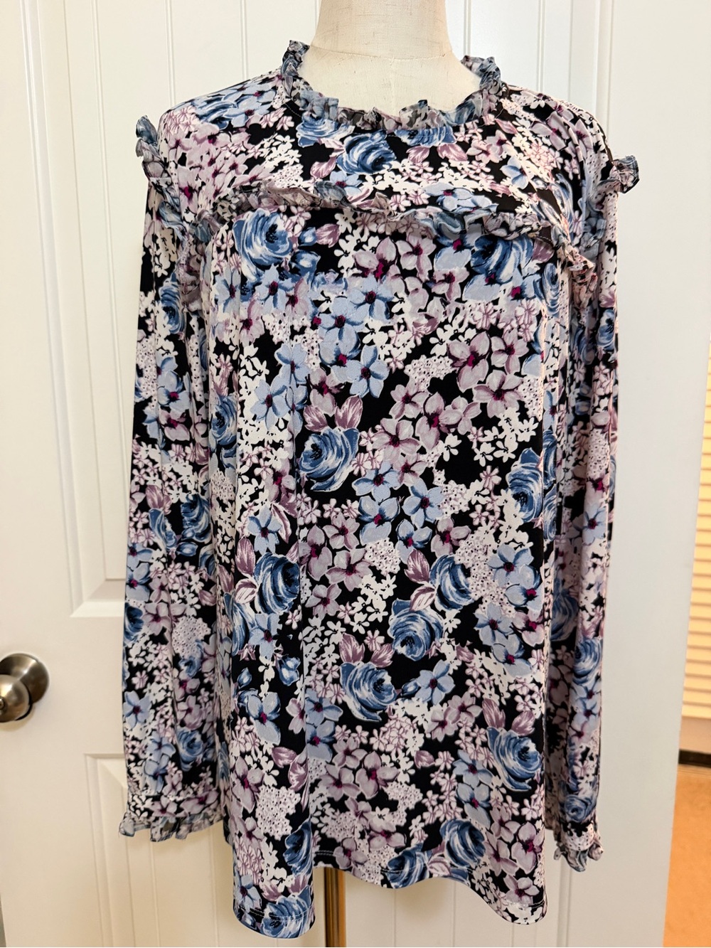 Karl Lagerfeld Black Floral Ruffle Long-Sleeve Top XL